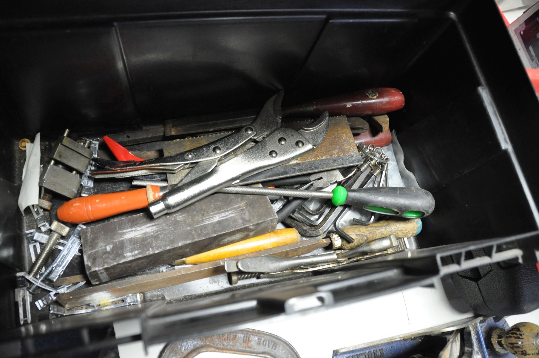 A COLLECTION OF HAND TOOLS in two plastic, one metal toolbox and four plastic trays including a - Image 3 of 13