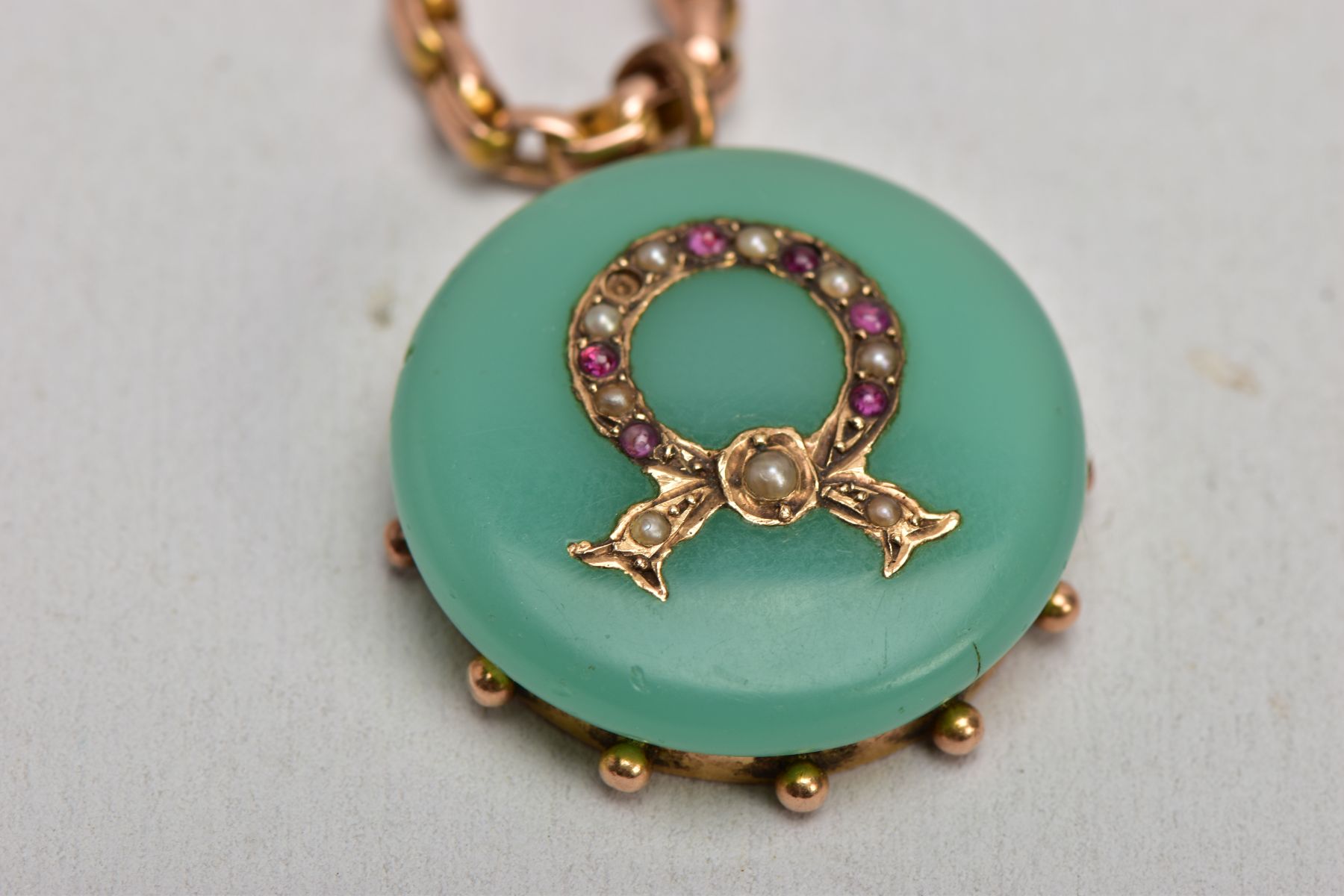 A VICTORIAN GEM SET PENDANT NECKLET, the pendant designed with a circular polished green - Image 2 of 4