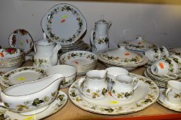 ROYAL DOULTON LARCHMONT DINNER SERVICE, TC1019, comprising bread plate, six dinner plates 27cm