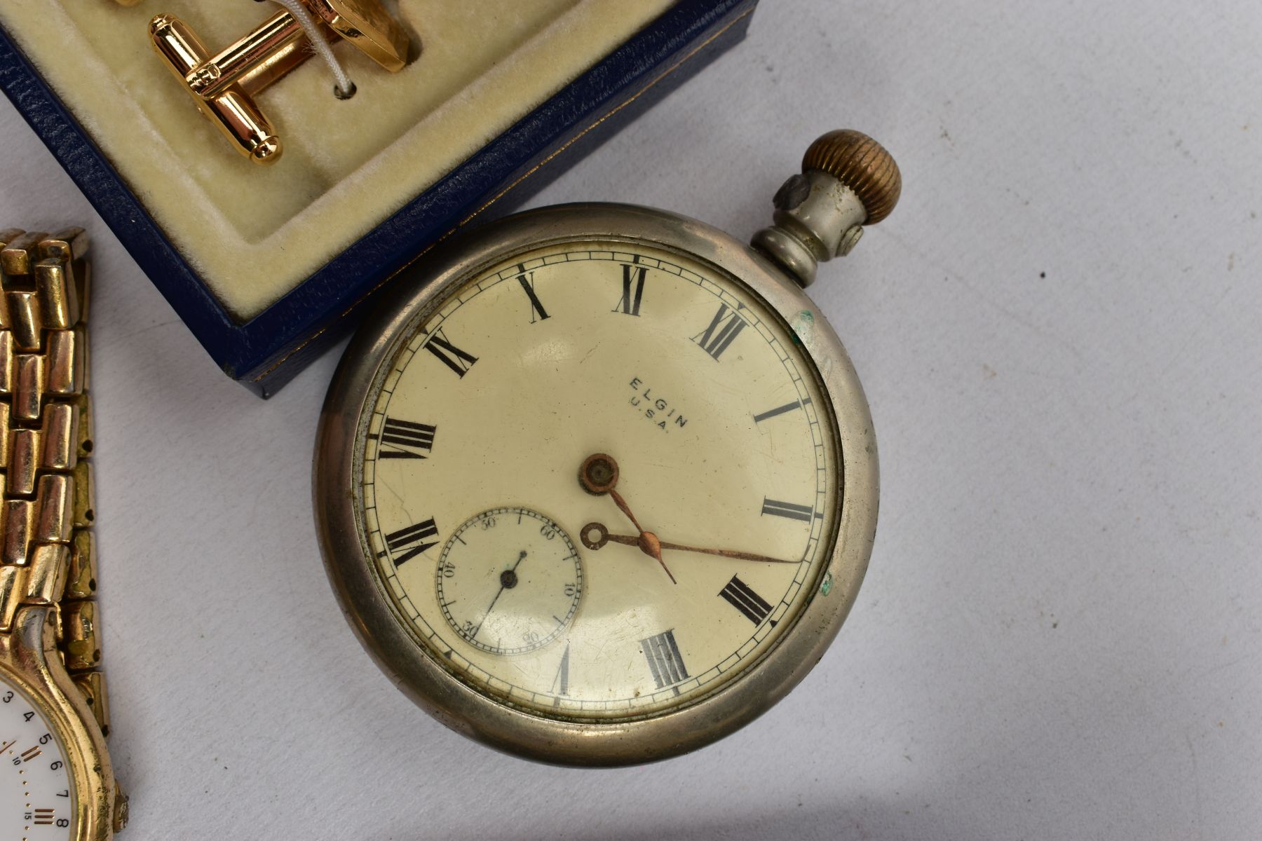 A BAG OF MISCELLANEOUS ITEMS, to include an 'Elgin' open face pocket watch, a 'Smiths' open face - Image 4 of 5