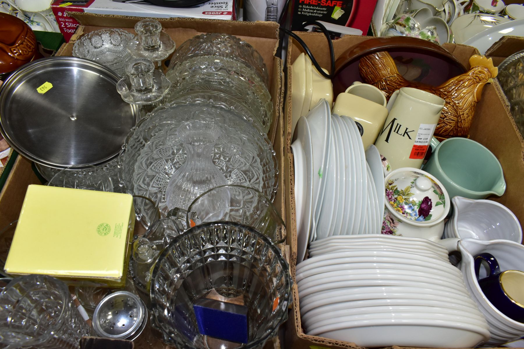 SIX BOXES AND LOOSE TEA/DINNERWARES, GLASSWARES, KITCHEN RELATED ITEMS, etc, to include boxed - Image 14 of 14