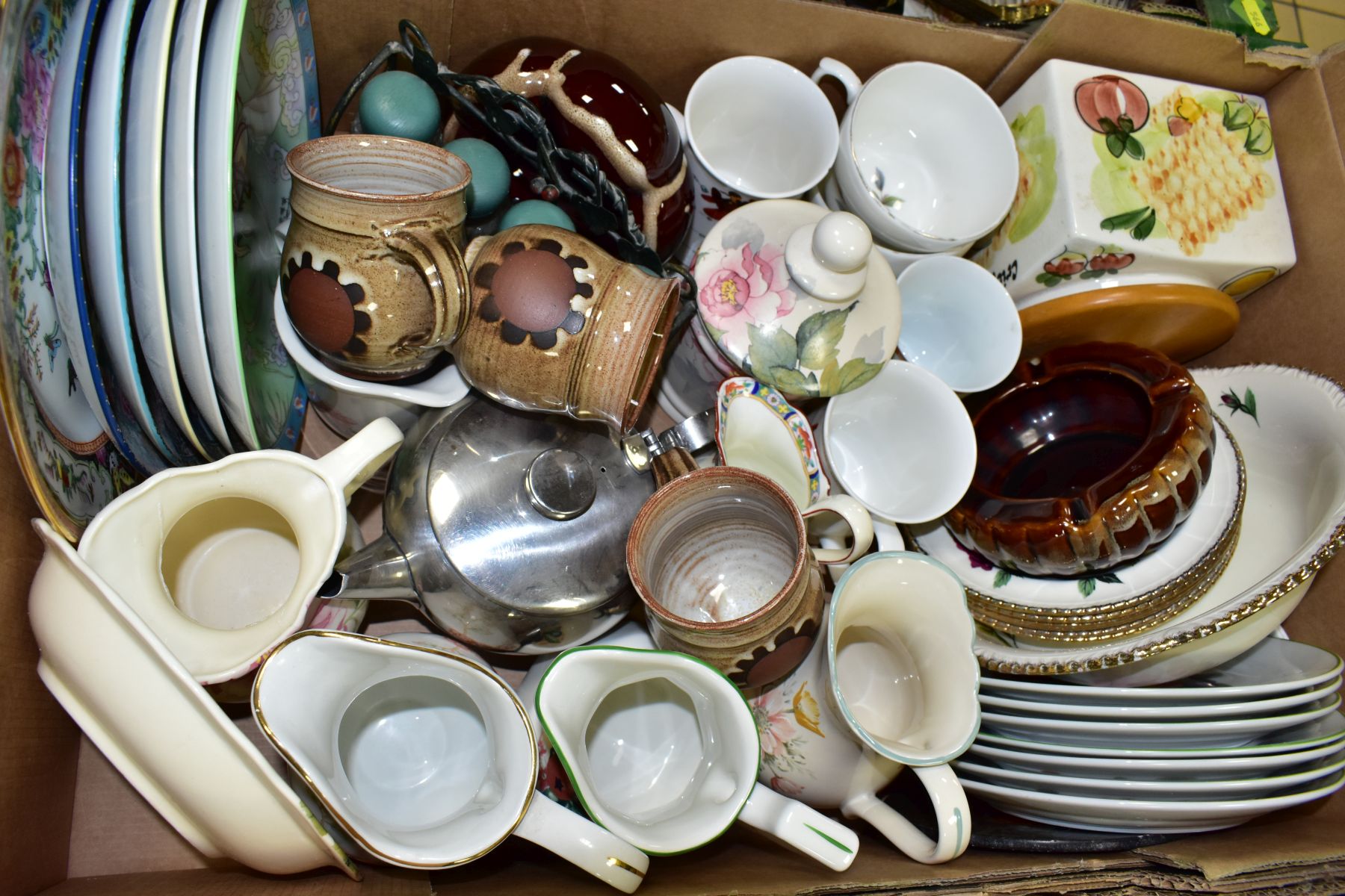 SIX BOXES AND LOOSE TEA/DINNERWARES, GLASSWARES, KITCHEN RELATED ITEMS, etc, to include boxed - Image 10 of 14