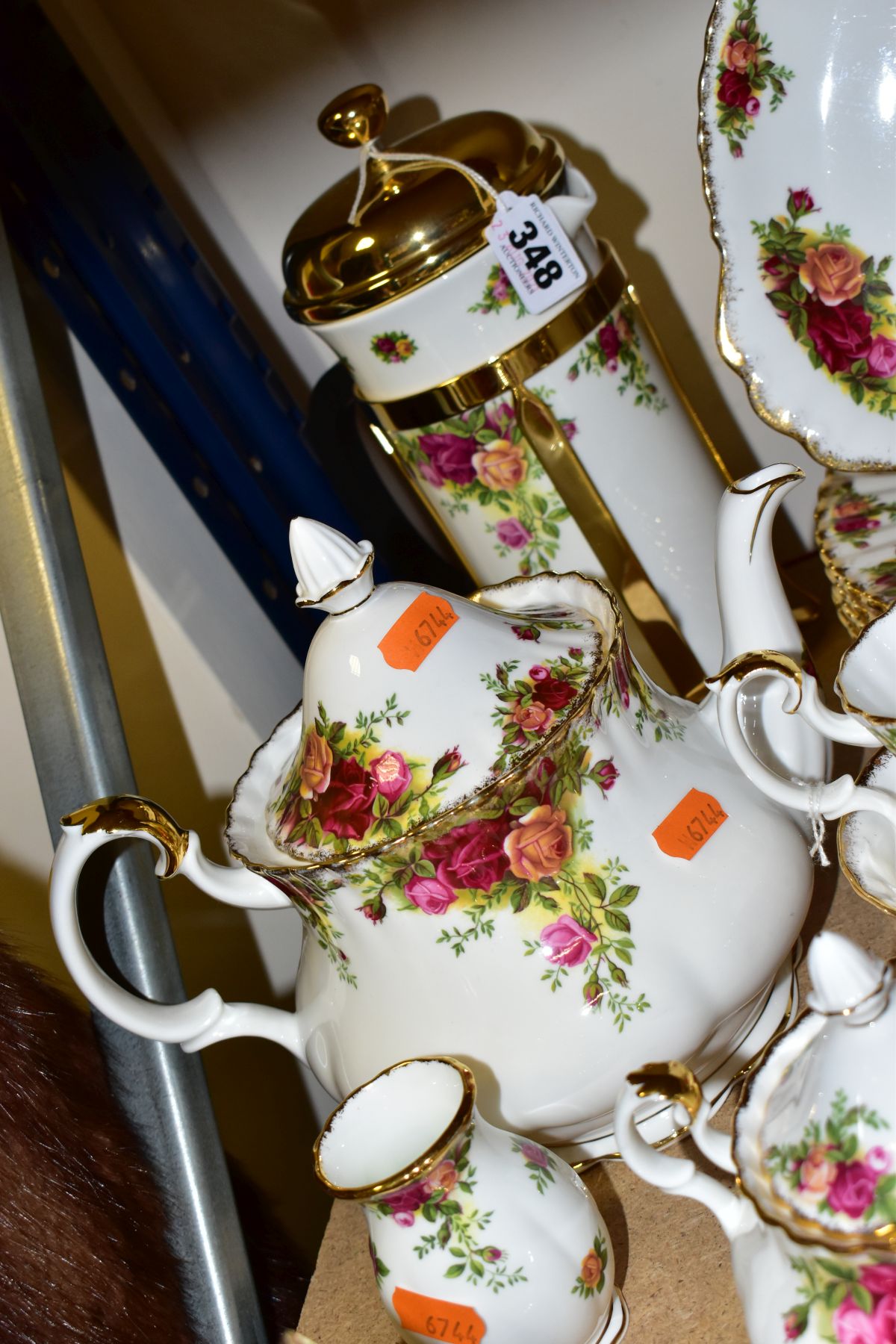 ROYAL ALBERT OLD COUNTRY ROSES DINNER/TEASET, comprising bread plate, six dinner plates, diameter - Bild 2 aus 6