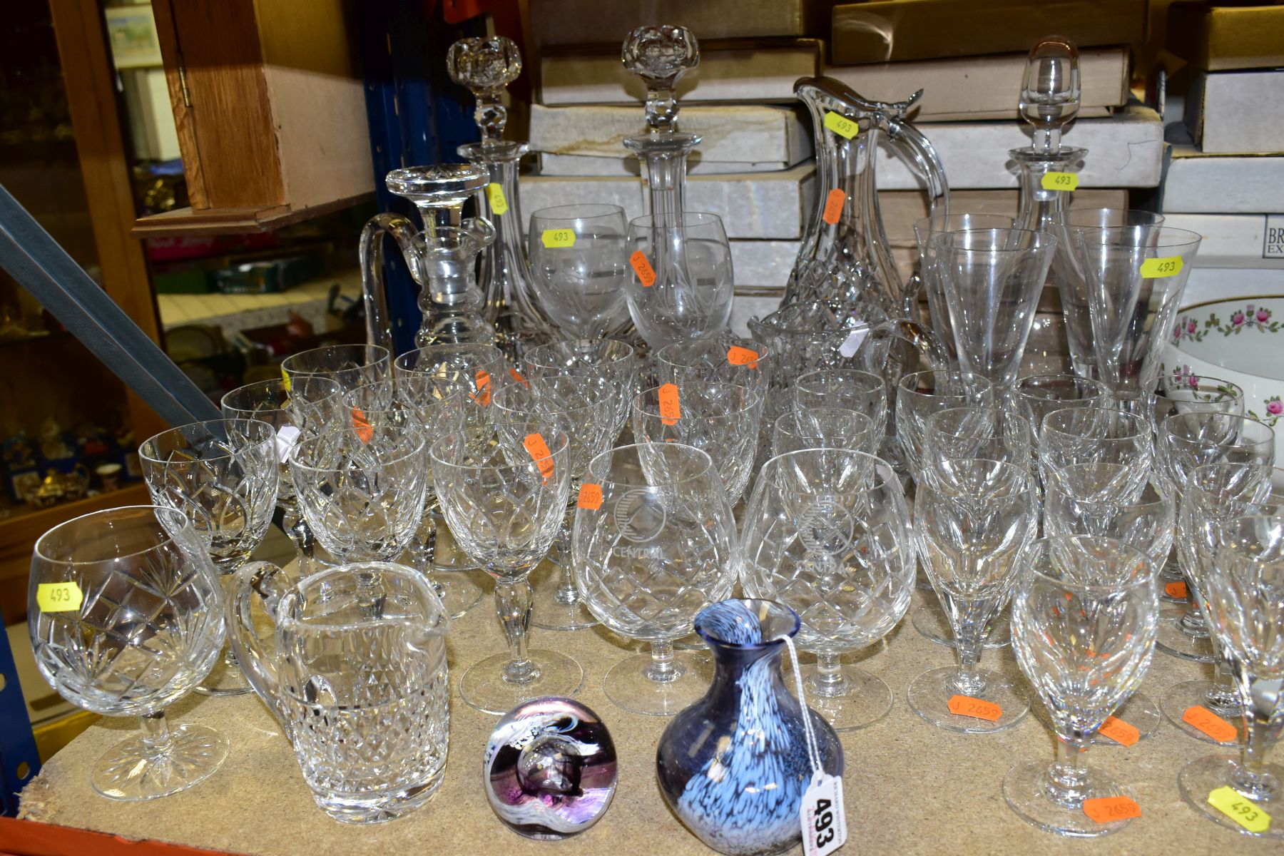 A GROUP OF MORE THAN THIRTY PIECES OF CUT AND DECORATIVE GLASS to include Caithness Moon Crystal
