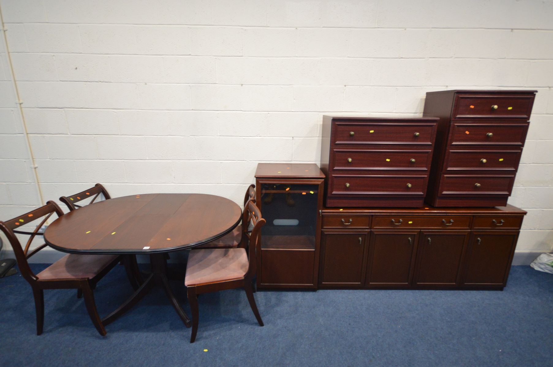 A SELECTION OF MAHOGANY FURNITURE, to include an extending pedestal dining table, four chairs, along