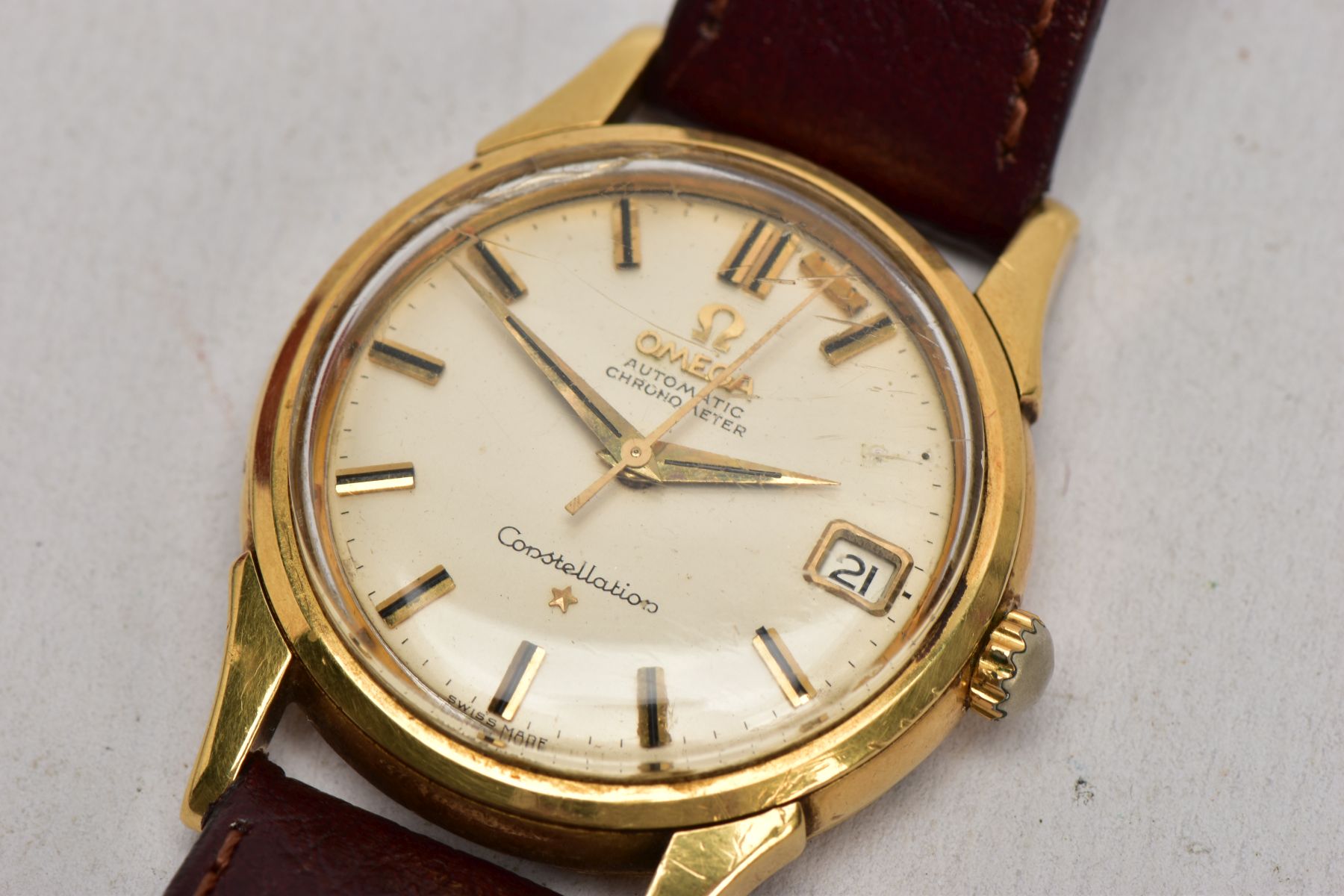 A GENTS 18CT GOLD OMEGA CONSTELLATION WRISTWATCH, automatic movement, round champagne dial signed ' - Image 2 of 9