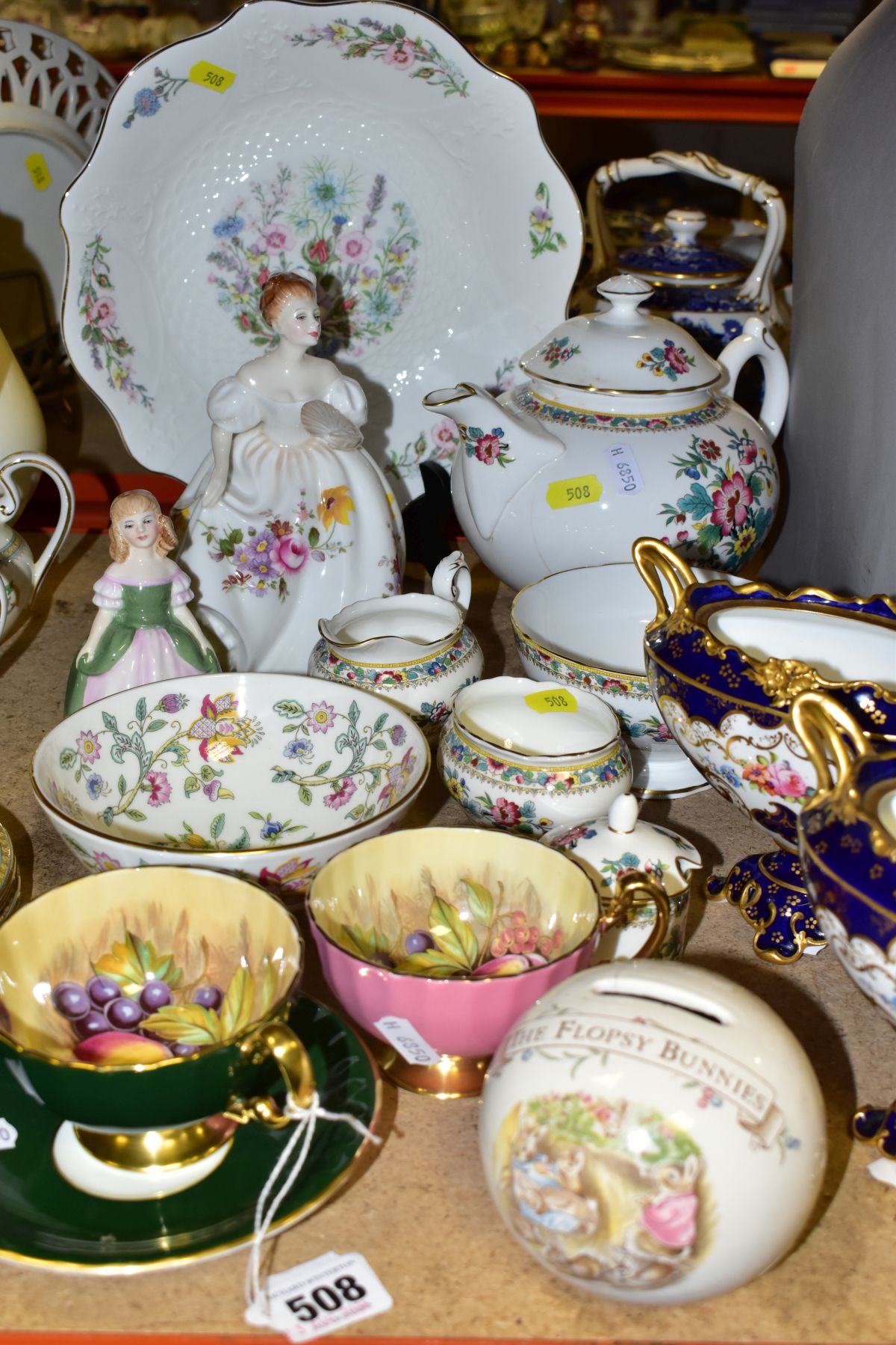 A GROUP OF CERAMIC TEAWARES, GIFTWARE AND ORNAMENTS, comprising two Aynsley 'Orchard Gold' by D - Image 2 of 10