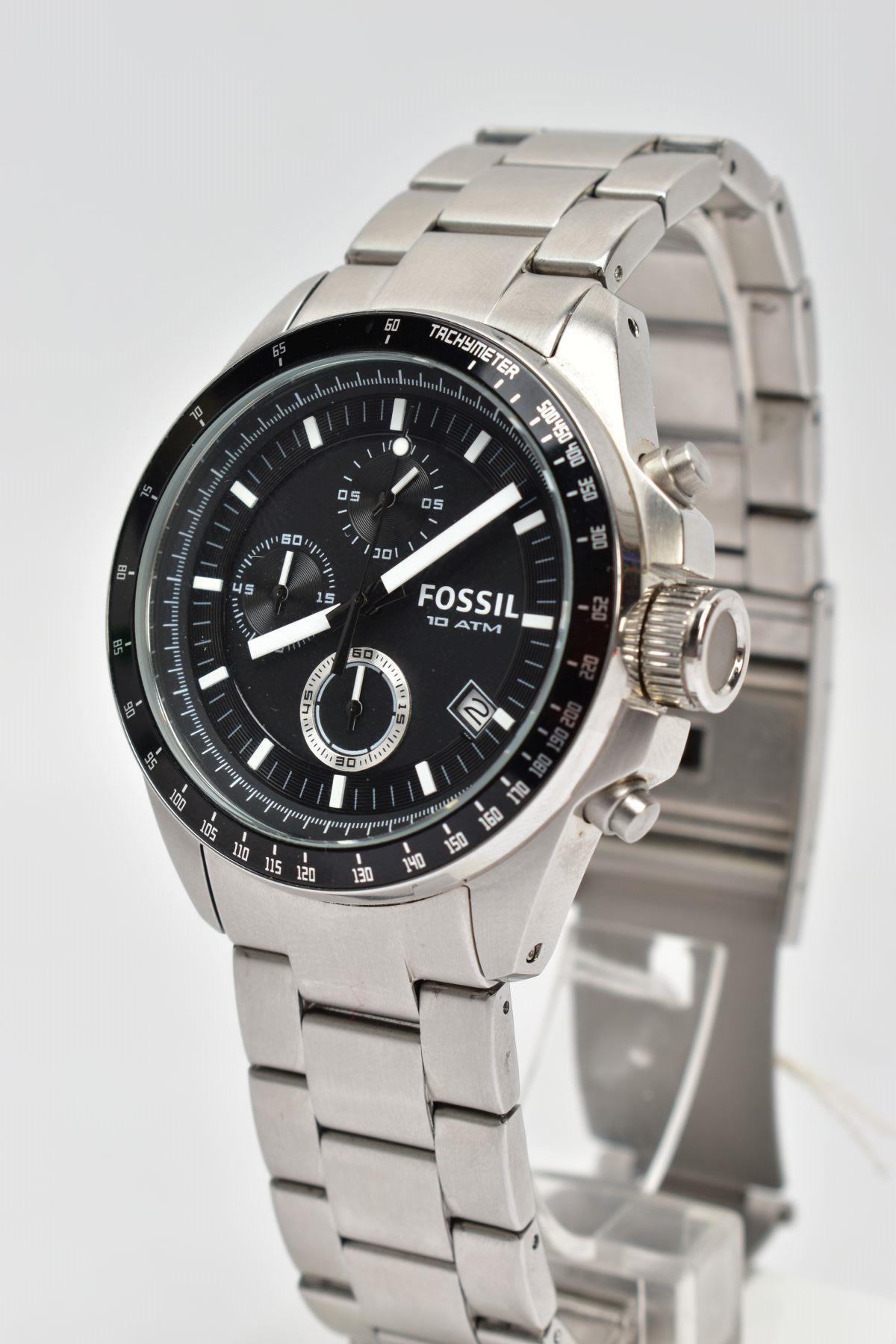 A GENTS 'FOSSIL' CHRONOGRAPH WRISTWATCH, round black dial signed 'Fossil', baton markers, three - Image 2 of 4
