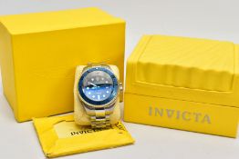A GENTLEMANS INVICTA RESERVE PRO DIVER HYDROMAX WRISTWATCH, a large steel watch, quartz movement,