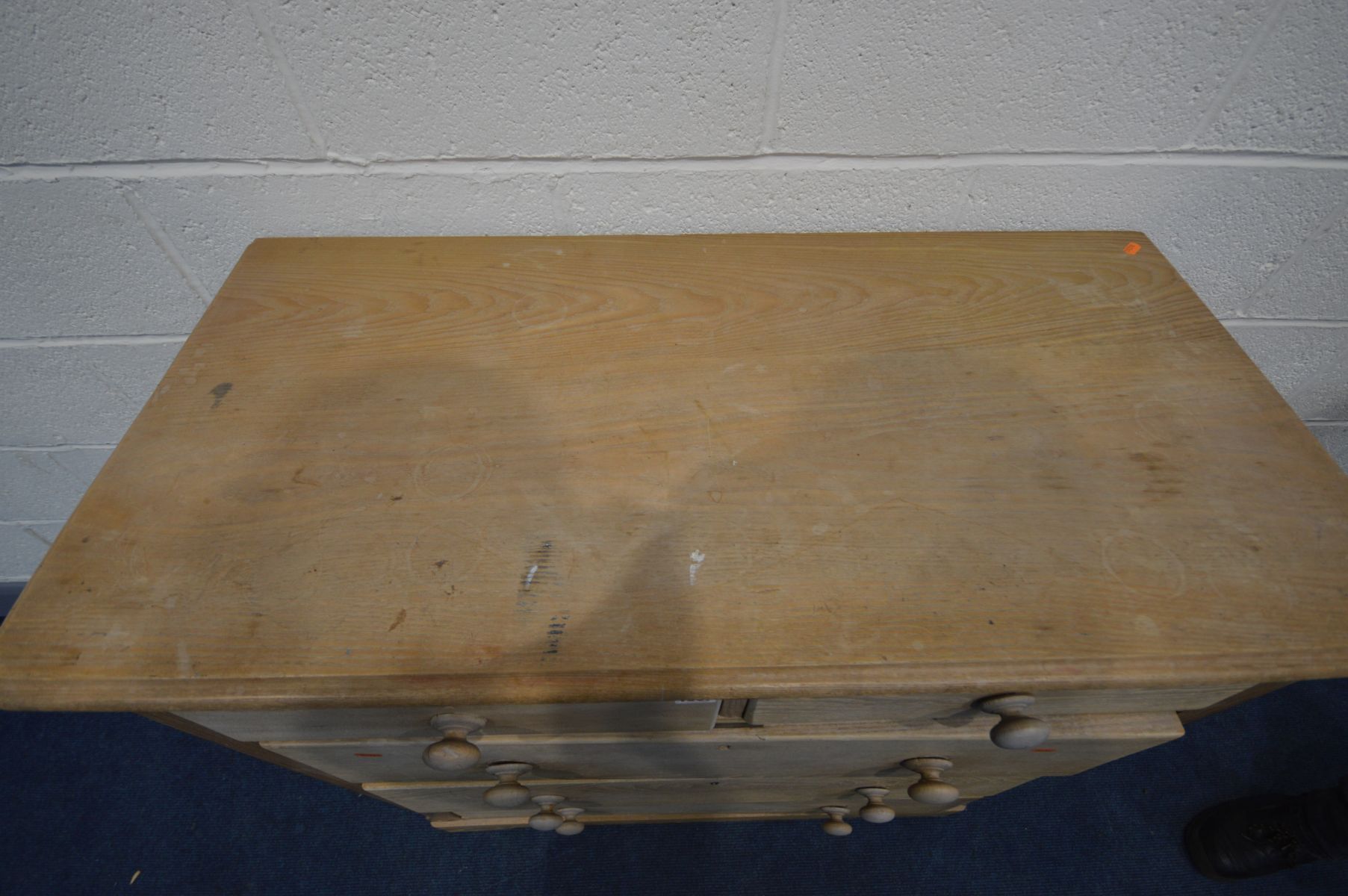 A 20TH CENTURY ASH CHEST OF TWO OVER THREE LONG DRAWERS, width 103cm x depth 49cm x height 100cm ( - Image 3 of 3