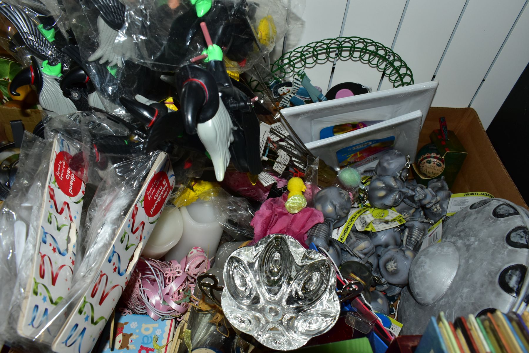 FOUR BOXES AND LOOSE OF SPORTING EQUIPMENT, HOUSEHOLD SUNDRIES, NOVELTY/PARTY ITEMS, CDS, DVDS, etc, - Image 9 of 13