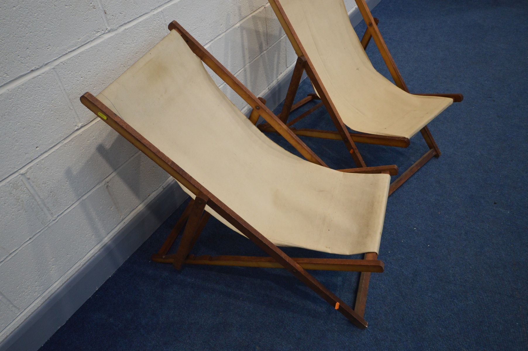 A PAIR OF VINTAGE DECK CHAIRS with cream upholstery - Image 2 of 3