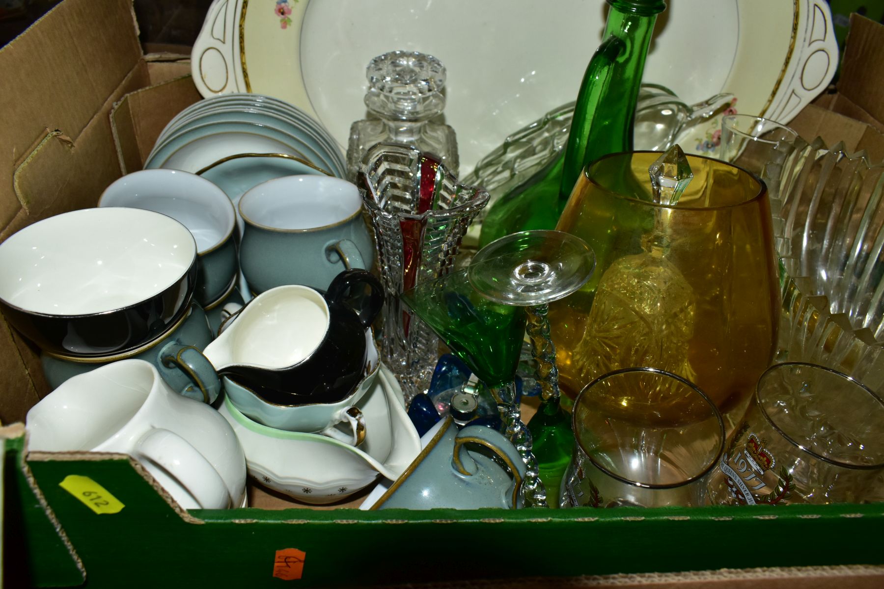 FOUR BOXES AND LOOSE CERAMICS, GLASS, MISCELLANEOUS ITEMS, BOXED CABINET PLATES, etc, to include - Image 11 of 16