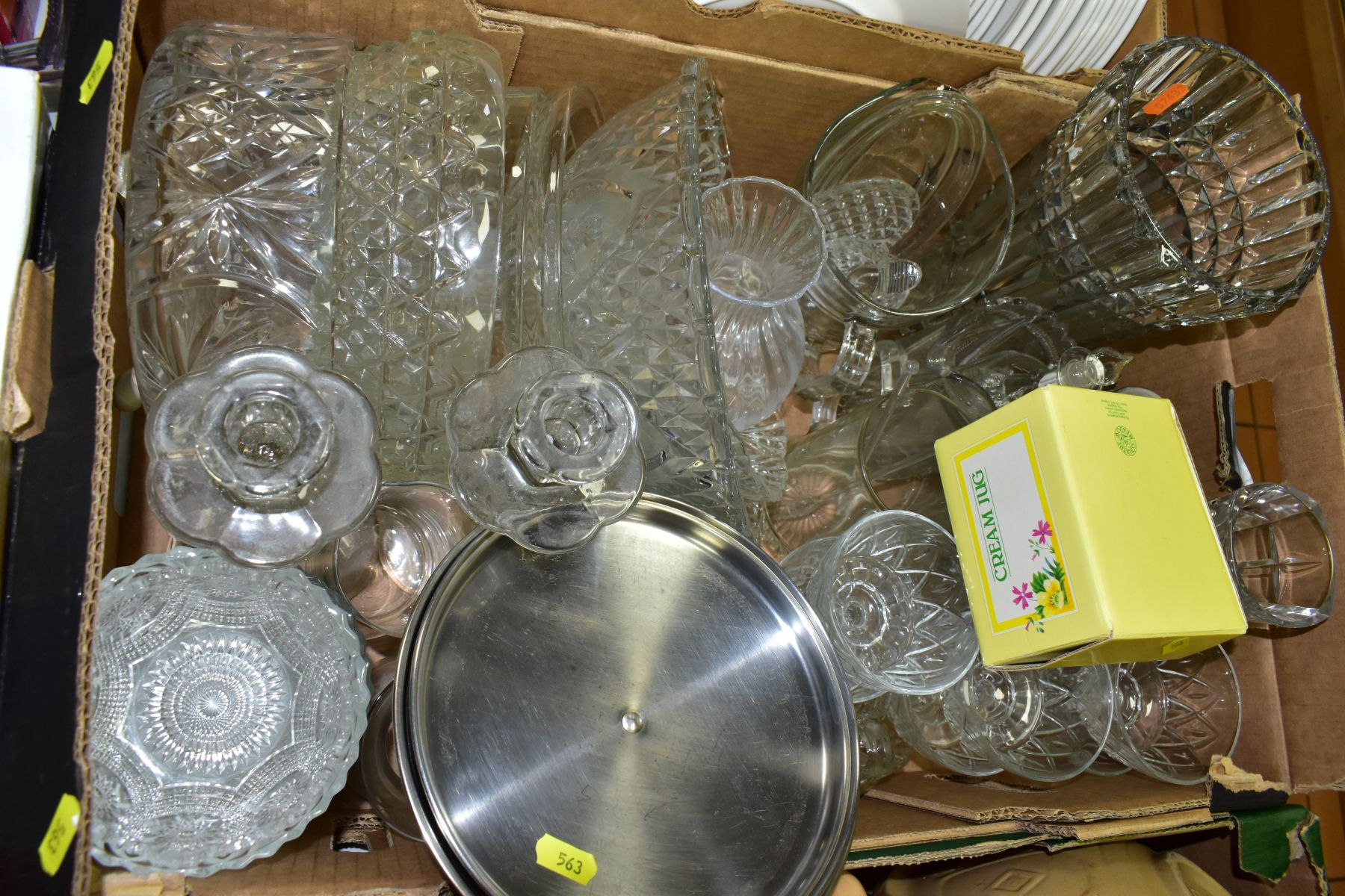 SIX BOXES AND LOOSE TEA/DINNERWARES, GLASSWARES, KITCHEN RELATED ITEMS, etc, to include boxed - Image 7 of 14
