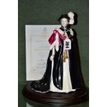 A ROYAL WORCESTER LIMITED EDITION FIGURE OF 'HER MAJESTY QUEEN ELIZABETH II - THE ORDER OF THE