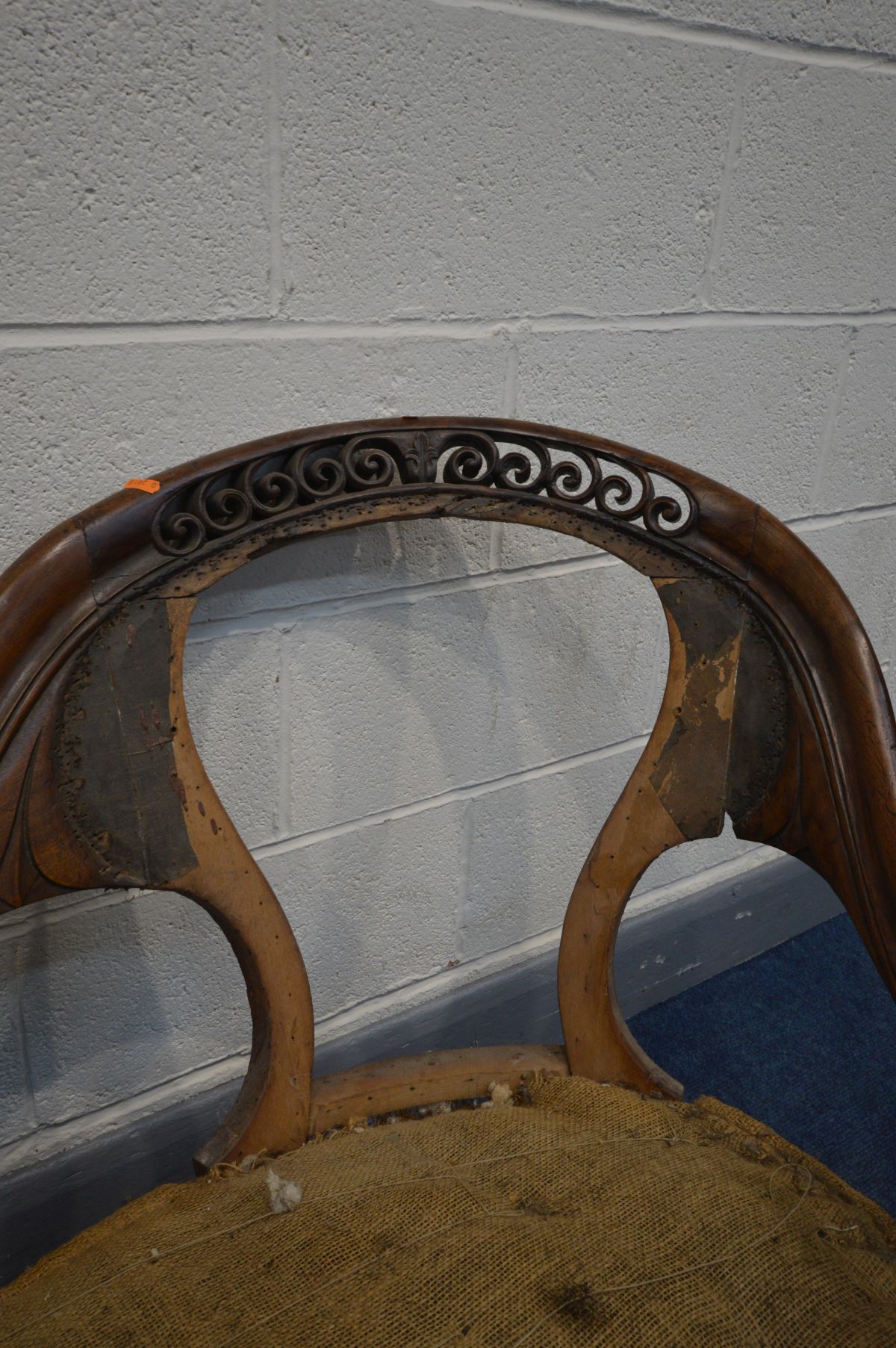 A VICTORIAN WALNUT OPEN DOUBLE BACK SOFA, the frame carved with foliate scrolls, shield centre - Image 5 of 13