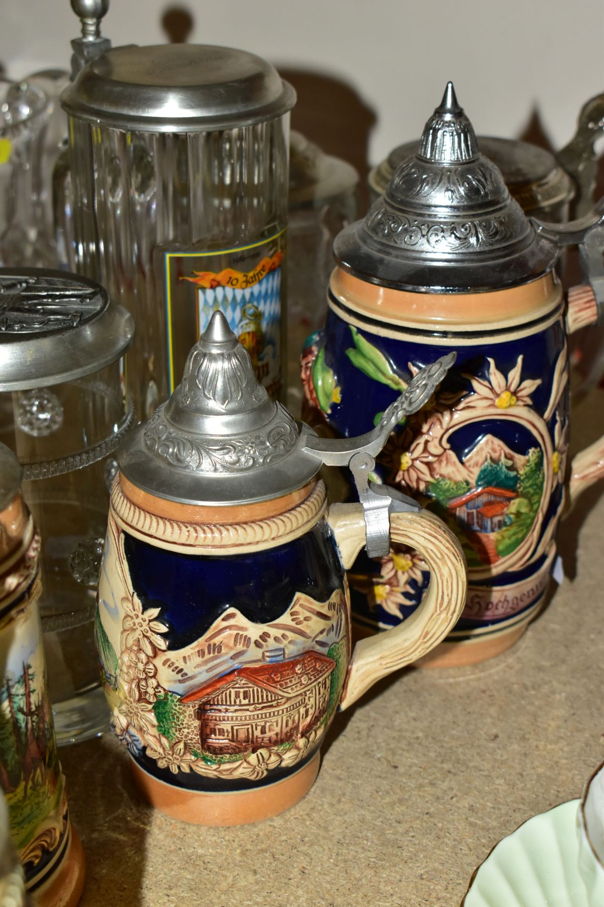 NINE STEINS, FIVE CERAMIC AND FOUR GLASS, eight with lids (large chip and extensive crack to one - Bild 3 aus 5