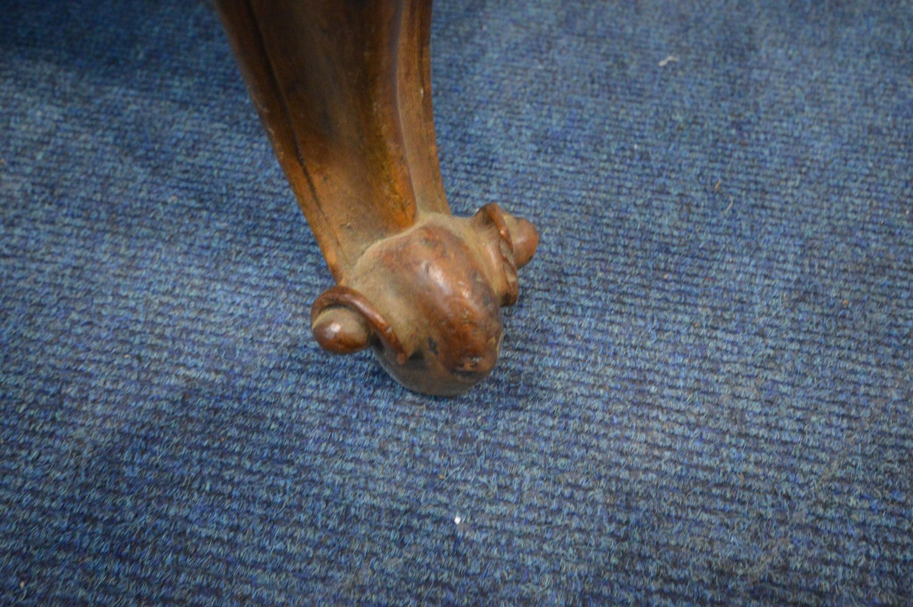 A VICTORIAN WALNUT OPEN DOUBLE BACK SOFA, the frame carved with foliate scrolls, shield centre - Image 10 of 13