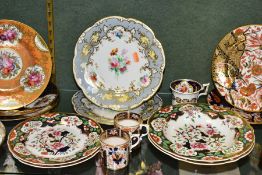 A COLLECTION OF 19TH CENTURY BRITISH PORCELAIN PLATES, CUPS, SOUP PLATES, etc, including a pair of