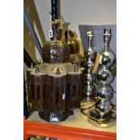 A PAIR OF DECORATIVE MIDDLE EASTERN STYLE LANTERNS AND A PAIR OF CARLOS REMES TABLE LAMPS,