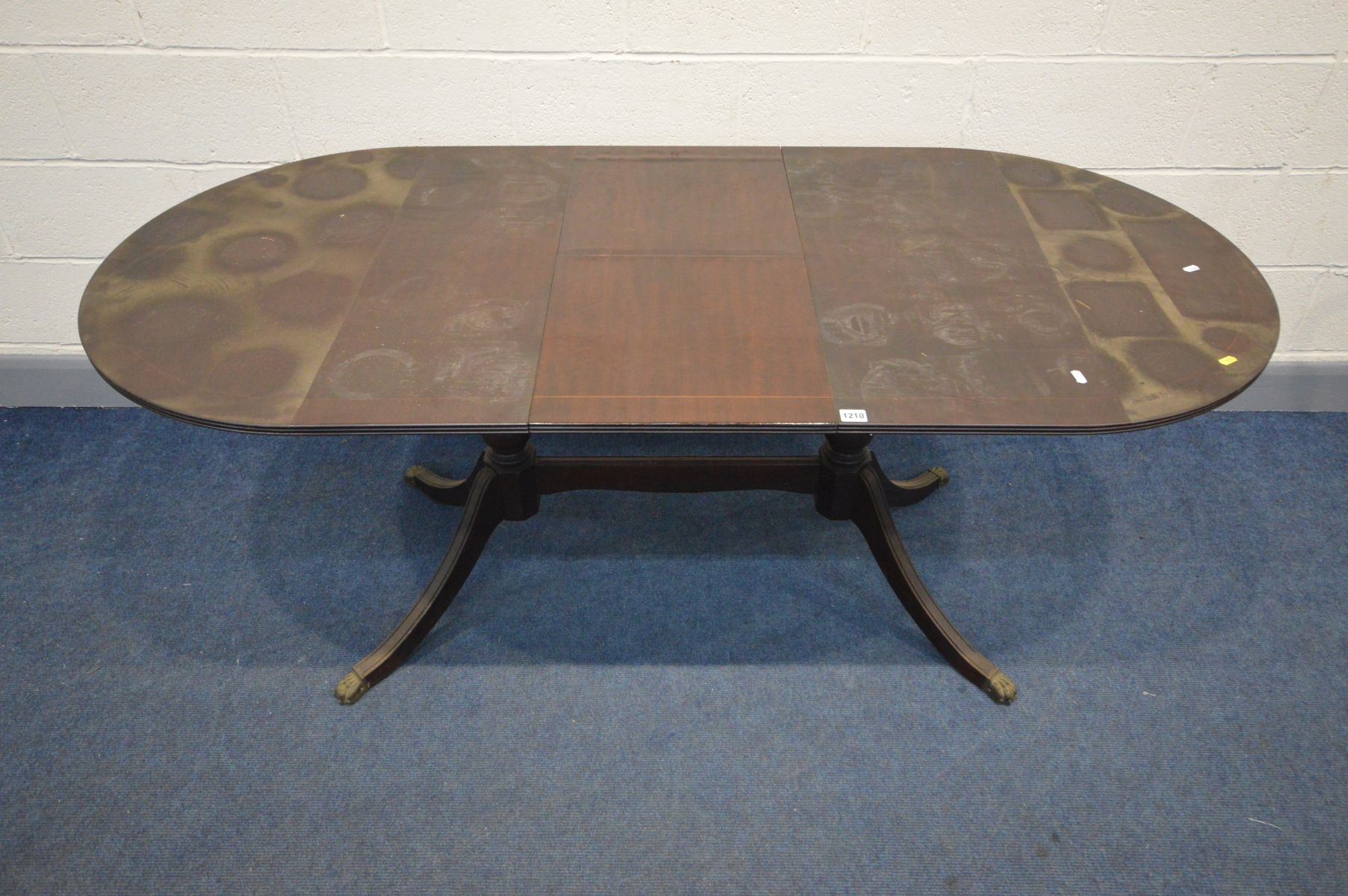 A MAHOGANY TWIN PEDESTAL EXTENDING DINING ROOM TABLE, length 137cm x open length 175cm x depth - Image 4 of 4