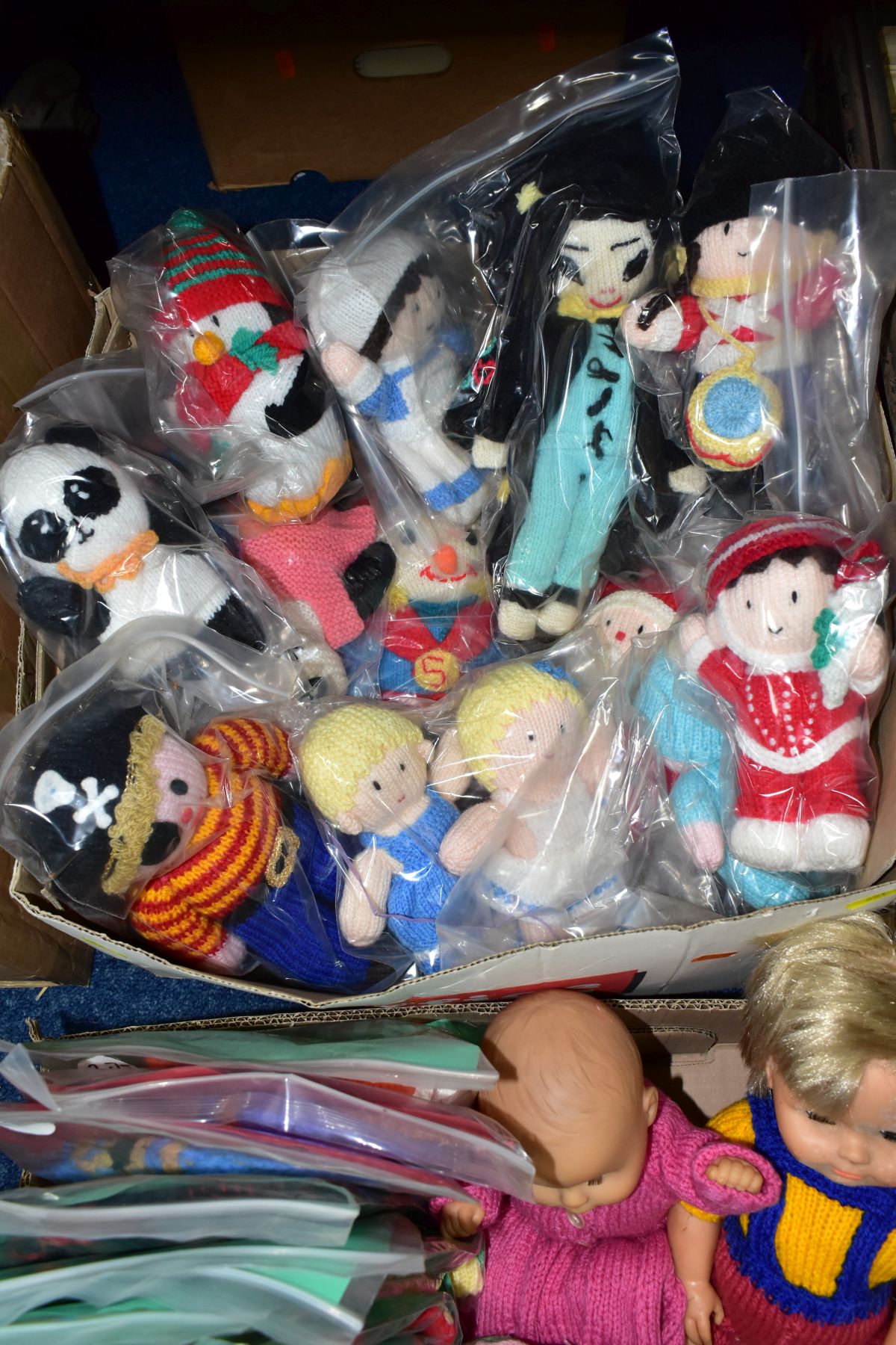 TWO BOXES OF DOLLS, KNITTED TOYS AND KNITTED DOLLS CLOTHES (two boxes) - Bild 3 aus 3