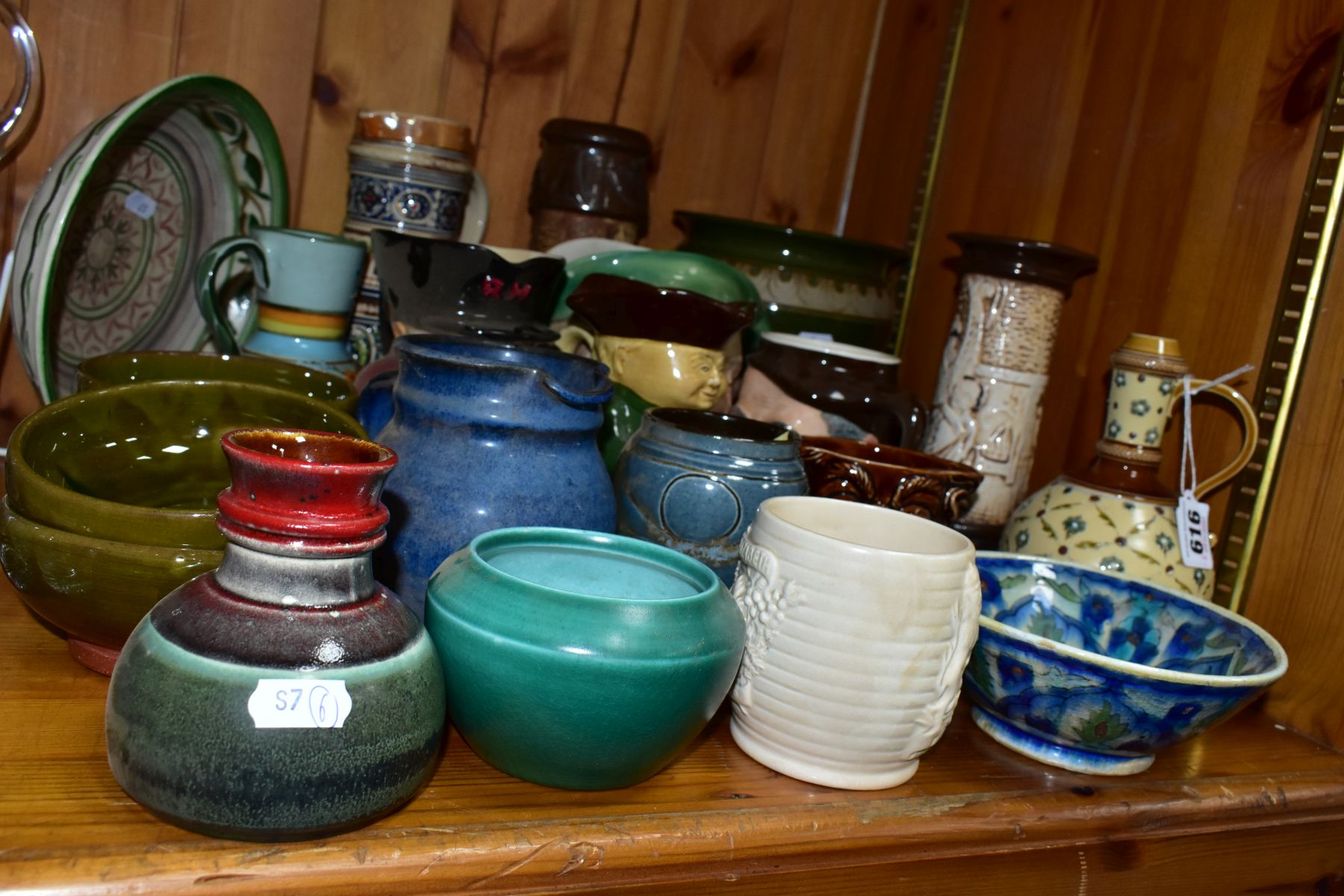 A GROUP OF STUDIO POTTERY, BOWLS, JUGS, VARIOUS CHARACTER JUGS etc, to include a Mettlach - Bild 2 aus 9