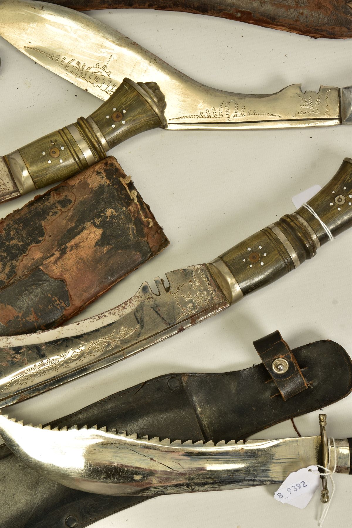 FIVE x EXAMPLES OF INDIAN/ASIAN SUB CONTINENT KUKURI STYLE KNIVES/DAGGERS, FOUR have scabbards - Image 7 of 8