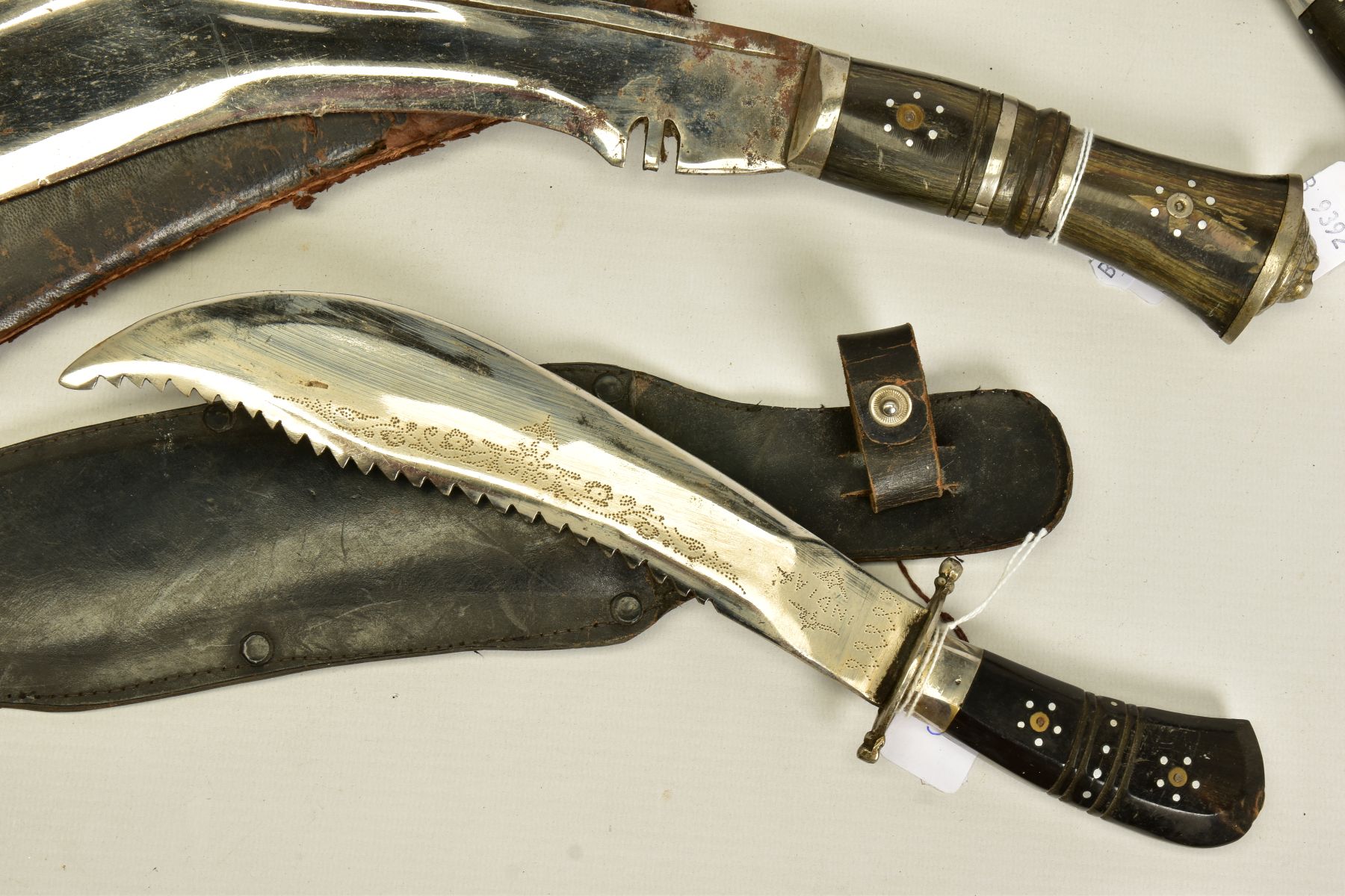 FIVE x EXAMPLES OF INDIAN/ASIAN SUB CONTINENT KUKURI STYLE KNIVES/DAGGERS, FOUR have scabbards - Image 2 of 8