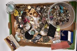 A BOX OF MOSTLY COSTUME JEWELLERY, pieces to include yellow and white metal necklaces, bracelets,