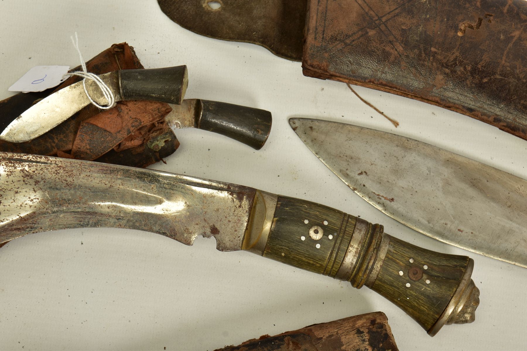 FIVE x EXAMPLES OF INDIAN/ASIAN SUB CONTINENT KUKURI STYLE KNIVES/DAGGERS, FOUR have scabbards - Image 4 of 8