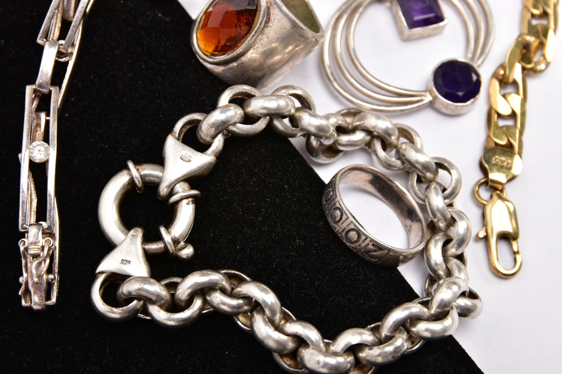 A SELECTION OF SILVER AND WHITE METAL JEWELLERY, to include an amethyst pendant, a gem set panel, - Image 3 of 3