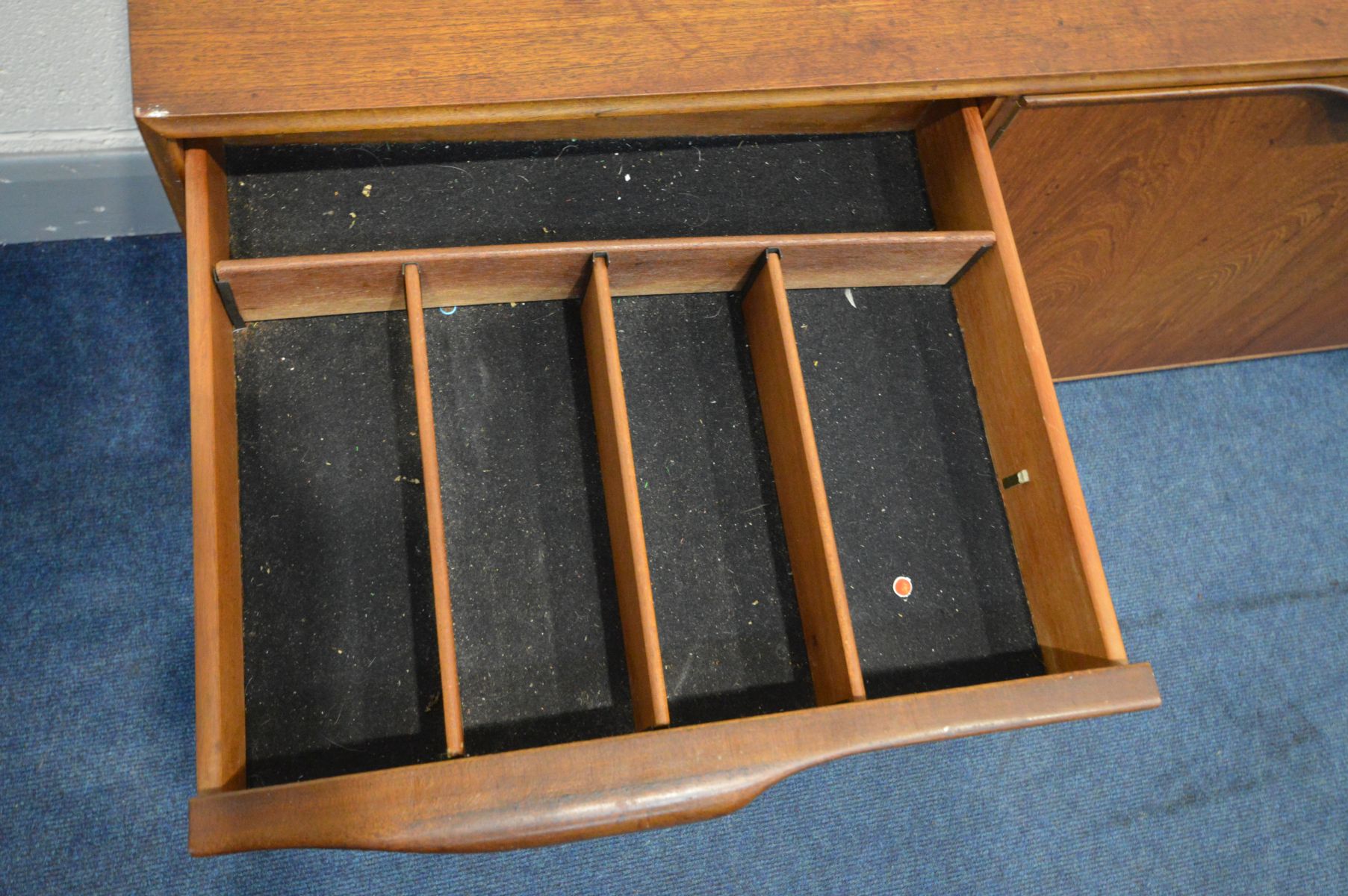 A MCINTOSH AND CO TEAK SIDEBOARD, with three drawers, the top drawer with cutlery dividers and baize - Image 6 of 6