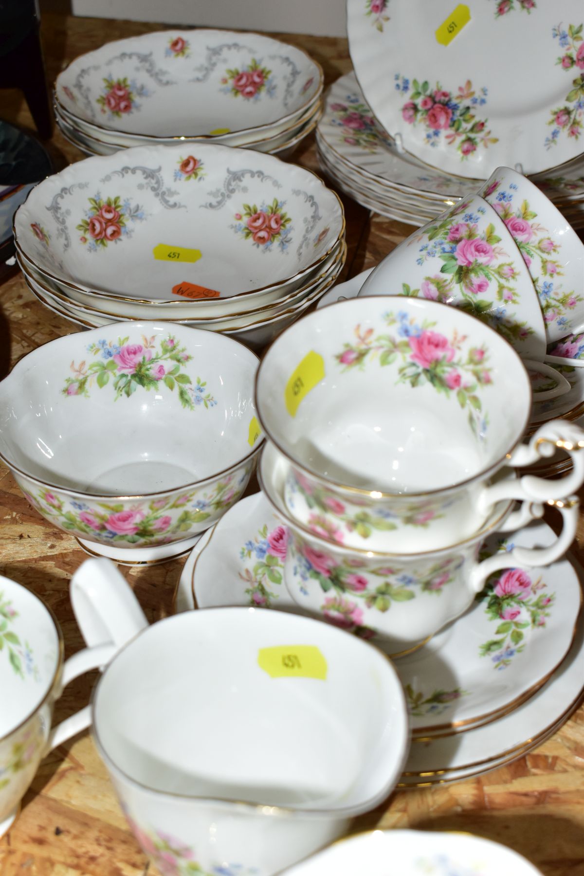 THIRTY FOUR PIECES OF ROYAL ALBERT 'MOSS ROSE' AND 'TRANQUILITY' comprising six 'Tranquility' - Image 6 of 7