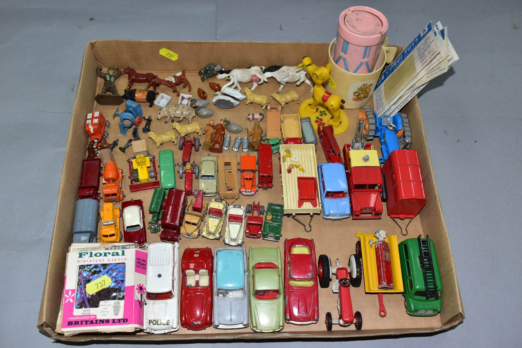 A QUANTITY OF UNBOXED AND ASSORTED PLAYWORN DIECAST VEHICLES, to include Spot-On Austin A40