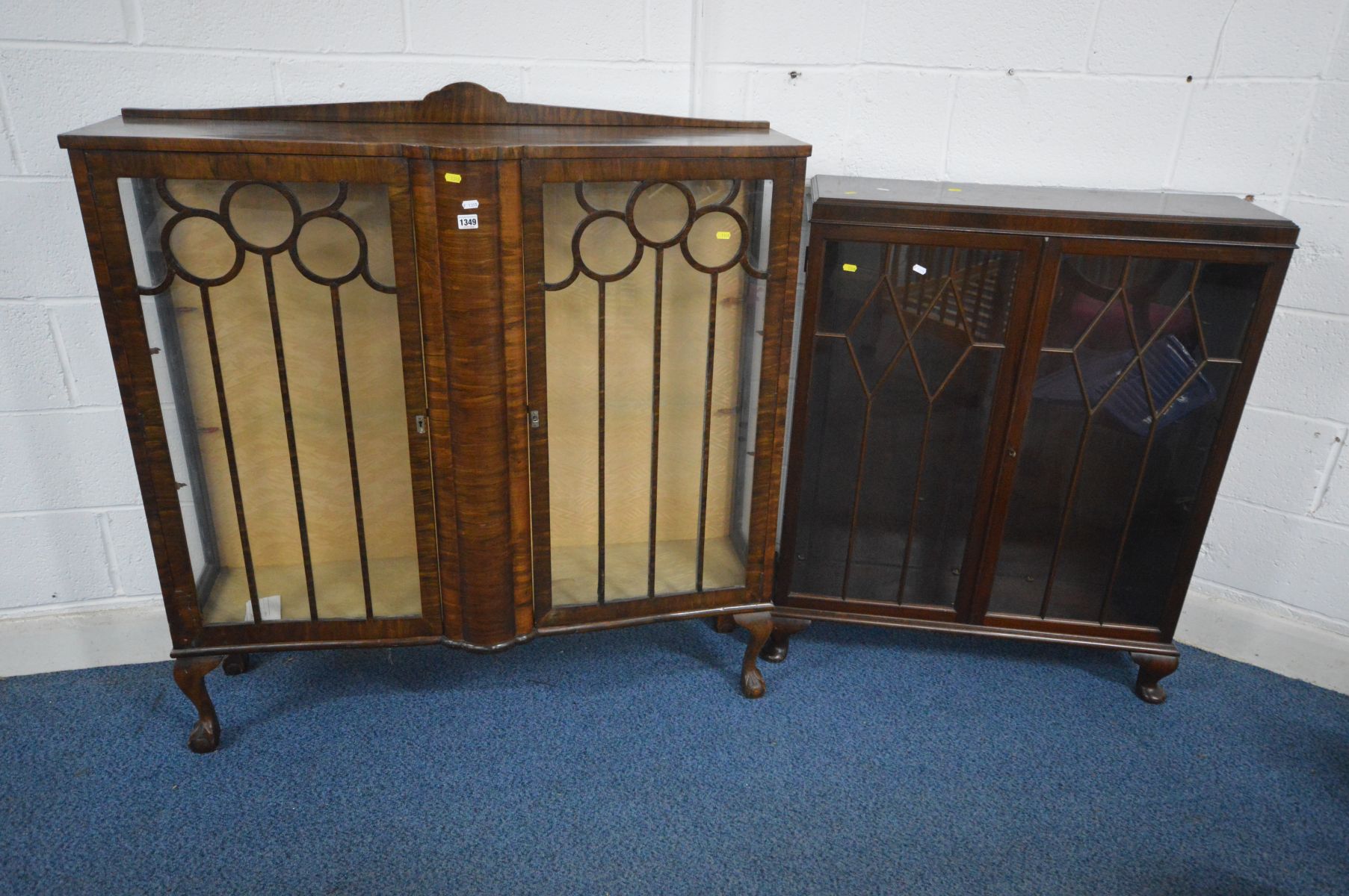 AN EARLY TO MID 20TH CENTURY WALNUT CHINA CABINET, width 119cm x depth 36cm x height 125cm along
