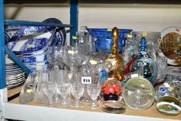 QUANTITY OF GLASSWARES to include footed blue and clear bowl with Murano sticker, approximate height