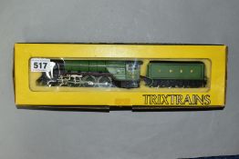 A BOXED TRIX TRAINS 00 GAUGE CLASS A2 LOCOMOTIVE, 'A.H. PEPPERCORN' No. 525, L.N.E.R lined green