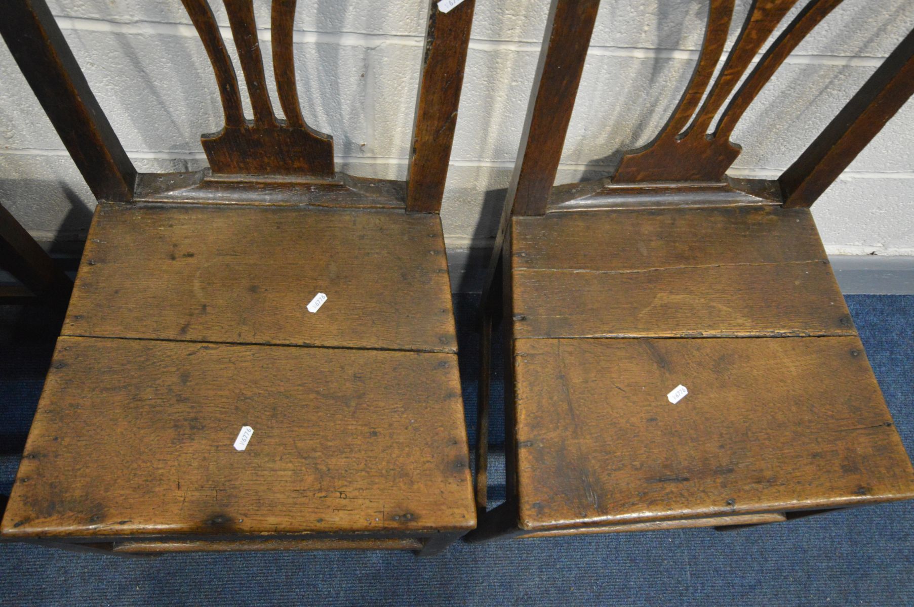 A HARLEQUIN SET OF FOUR 18TH CENTURY OAK WELSH SPLAT BACK CHAIRS (condition - historical crack to - Image 4 of 4