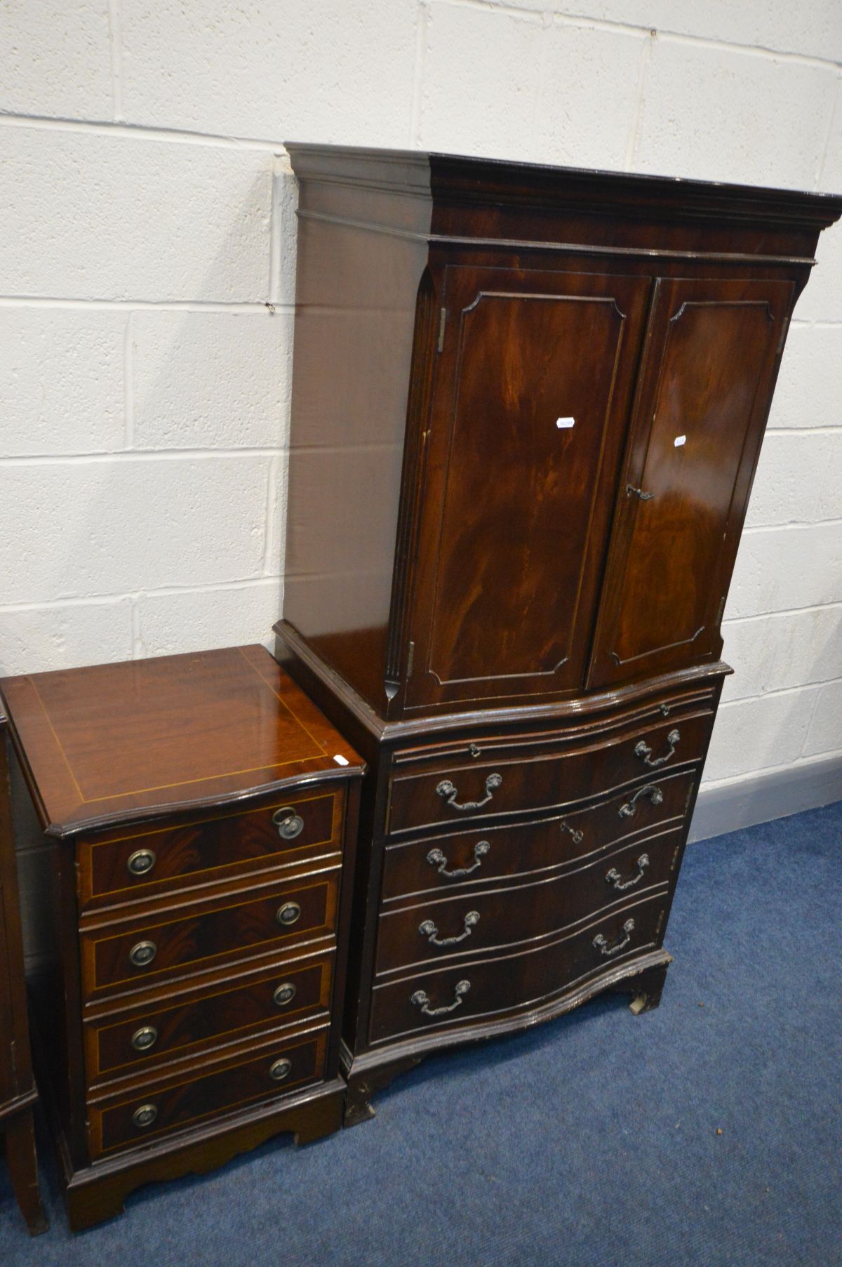 A MAHOGANY SIDEBOARD with three drawers above four cupboard doors, together with a mahogany hi-fi - Image 3 of 4