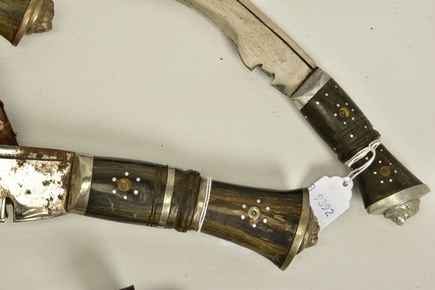 FIVE x EXAMPLES OF INDIAN/ASIAN SUB CONTINENT KUKURI STYLE KNIVES/DAGGERS, FOUR have scabbards - Image 3 of 8