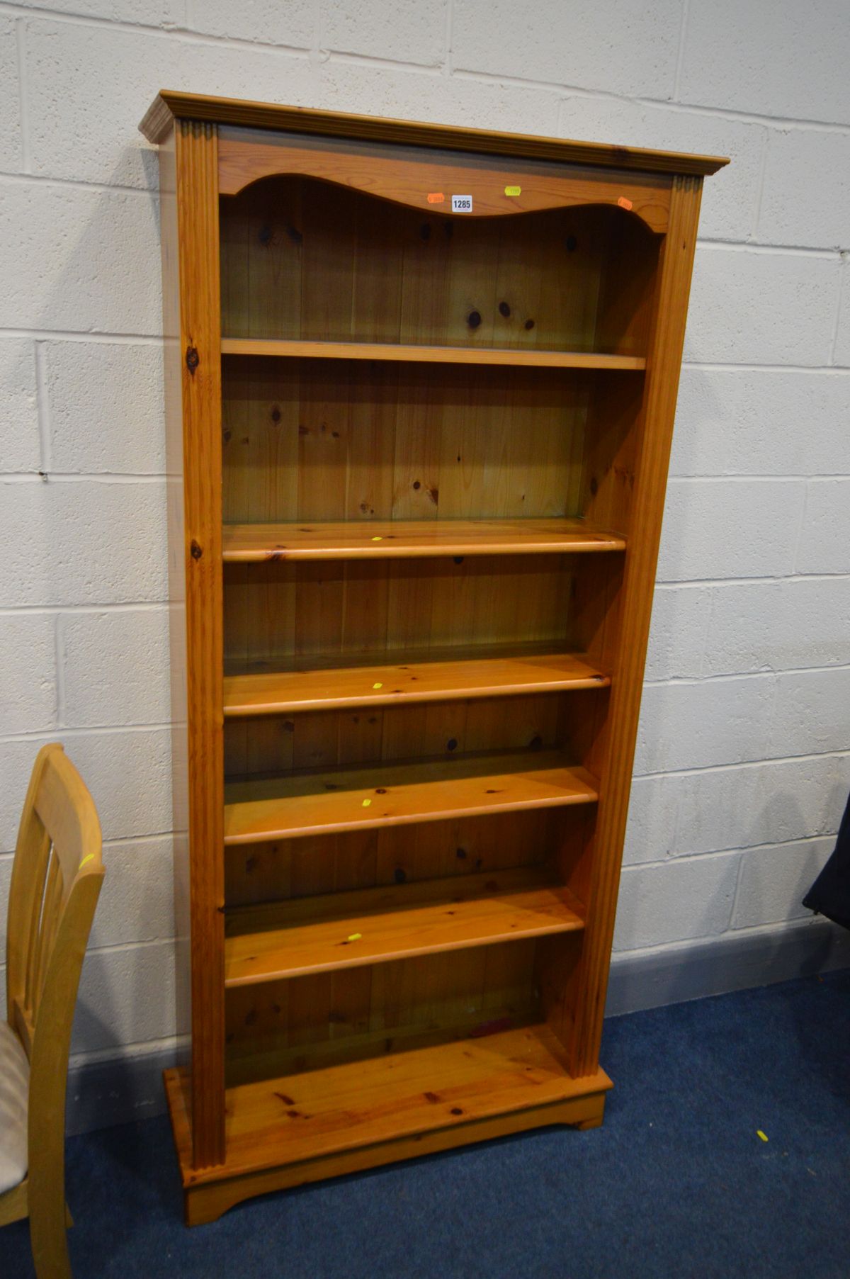 A MODERN PINE OPEN BOOKCASE, width 86cm x depth 30cm x height 184cm (Sd) together with a beech - Image 3 of 3