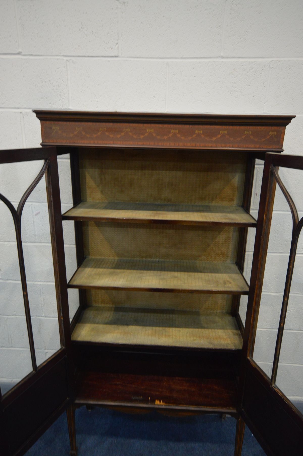 AN EDWARDIAN MAHOGANY AND INLAID TWO DOOR ASTRAGAL GLAZED DISPLAY CABINET, with two shelves, on - Image 3 of 4