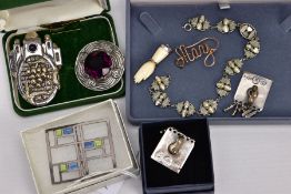 SEVEN ITEMS OF JEWELLERY, to include a white metal oval link bracelet set with mother of pearl,