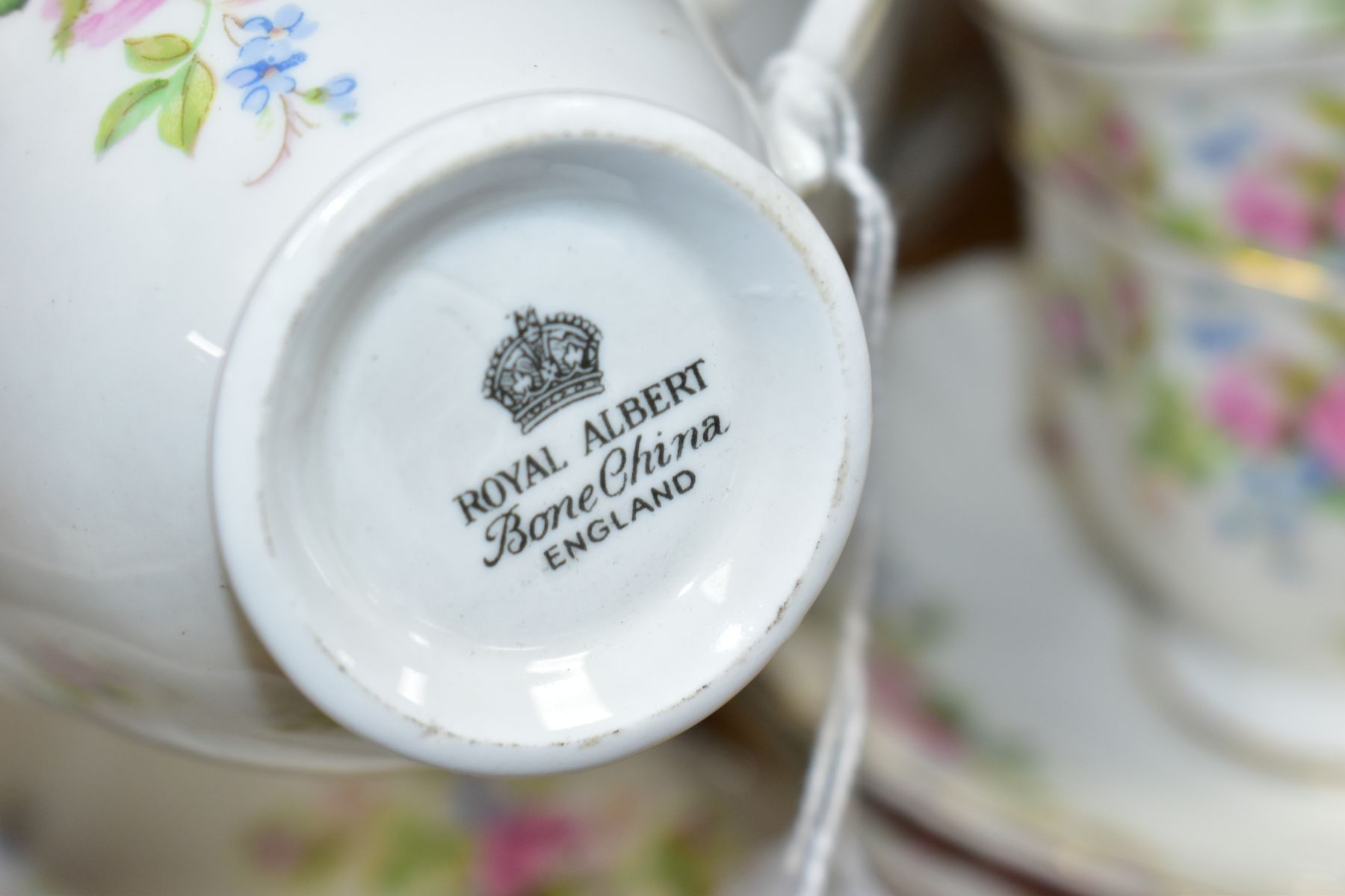 THIRTY FOUR PIECES OF ROYAL ALBERT 'MOSS ROSE' AND 'TRANQUILITY' comprising six 'Tranquility' - Image 3 of 7
