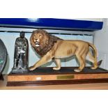 THE FRANKLIN MINT 'MONARCH OF THE SERENGETI CERAMIC LION FIGURINE, TOGETHER WITH A BRONZED METAL