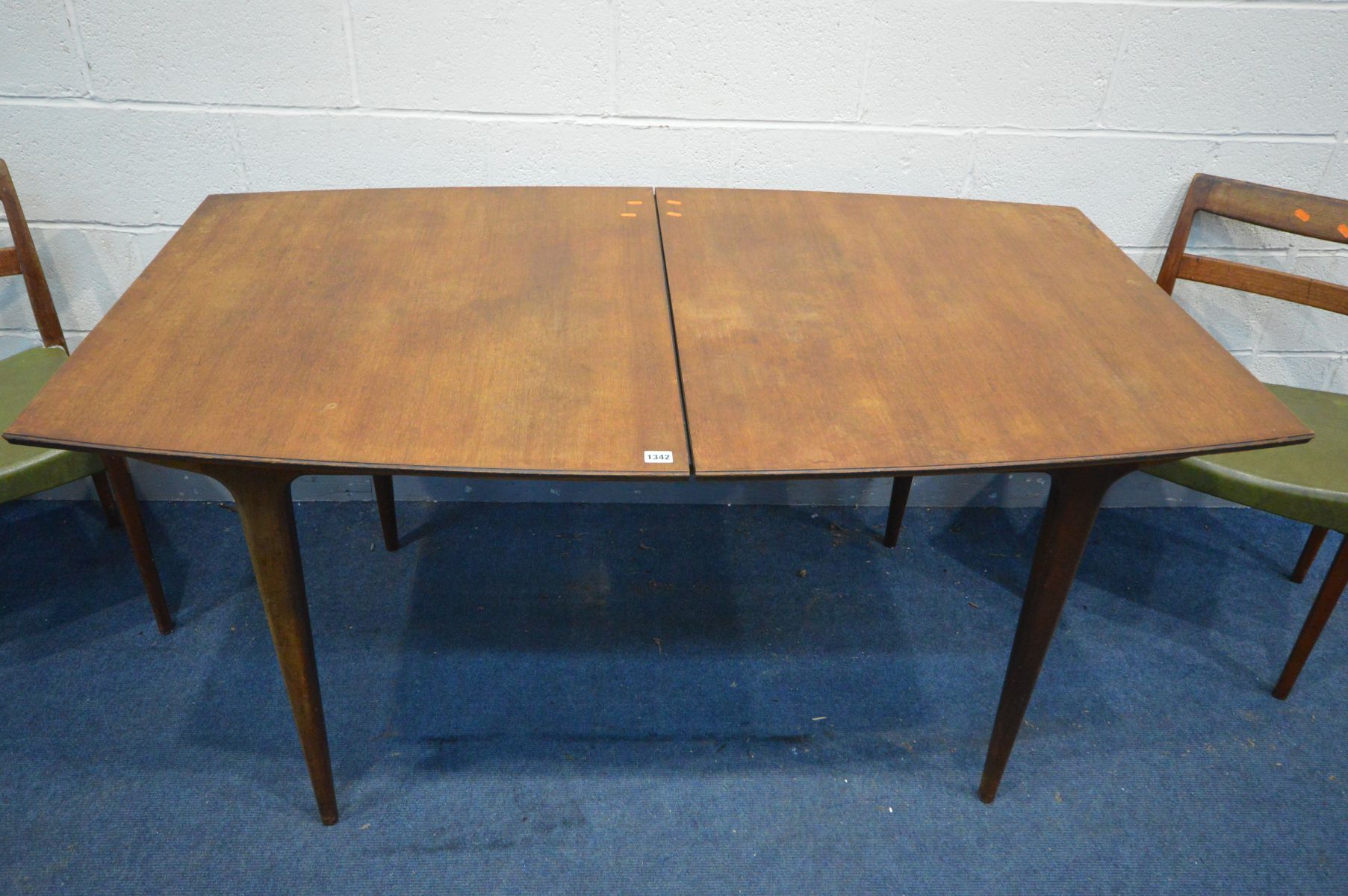 A MCINTOSH AND CO TEAK EXTENDING DINING TABLE, with a single additional leaf, extended length - Image 5 of 6