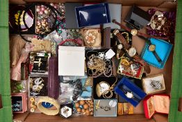 A BOX OF MOSTLY COSTUME JEWELLERY, to include a yellow and white metal cluster ring set with green