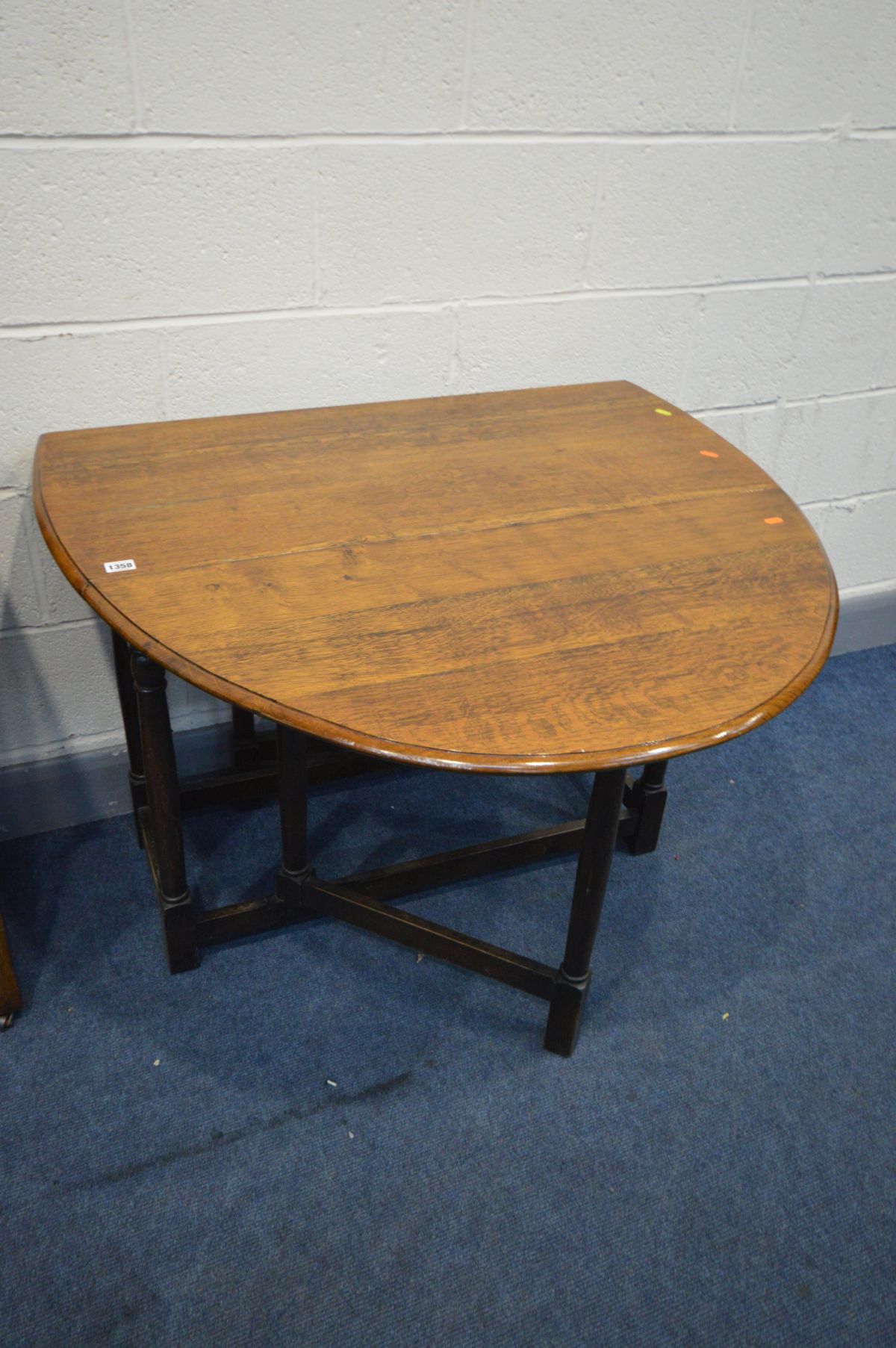 AN EARLY TO MID 20TH CENTURY SOLID OAK CHEST OF TWO SHORT OVER TWO LONG, with a raised shelf and - Image 3 of 3