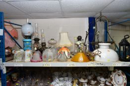 A QUANTITY OF VINTAGE GLASS AND METAL LAMPS, SHADES AND FITTINGS, to include oil and electric lamps,